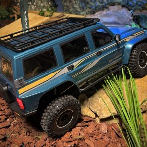 1-10-EP-Crawler-CR4-4-PATROL-bleu-clair-RTR-12040_b_2 (1)